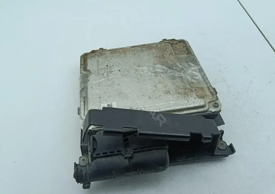 Блок управления двигателем 03C906056EE