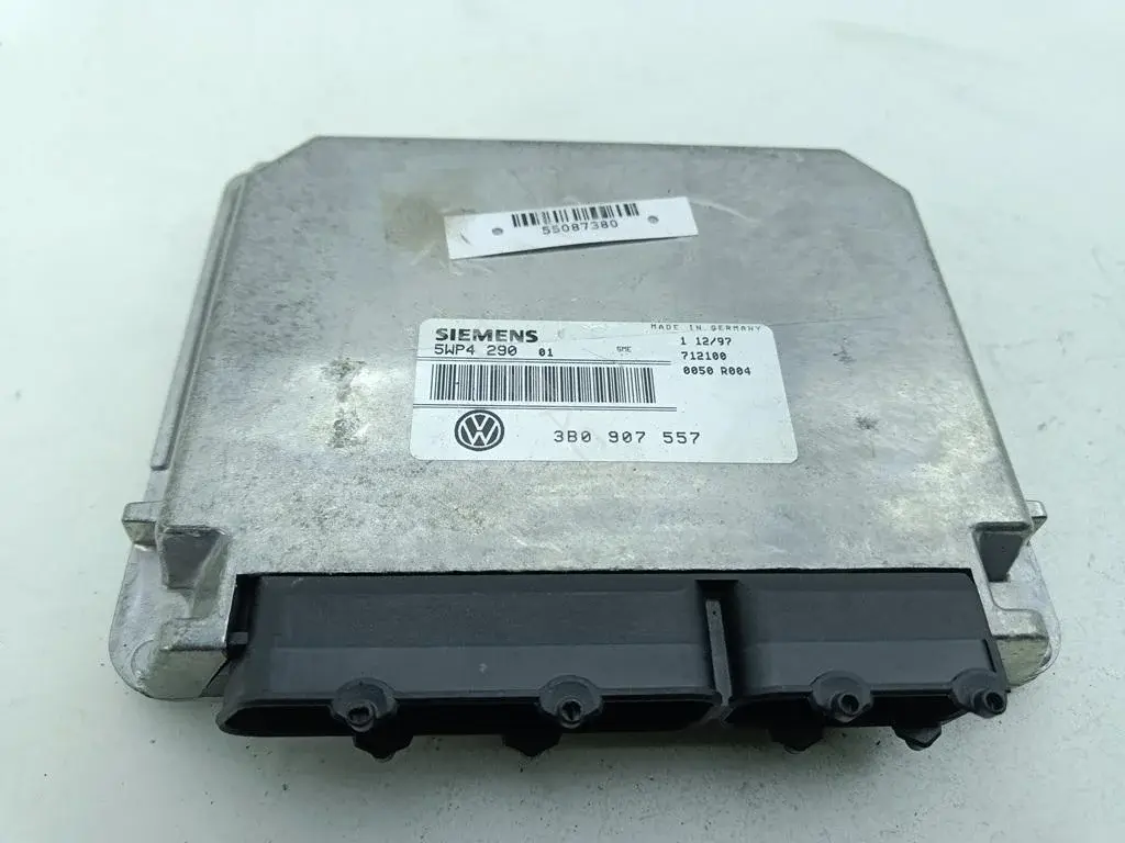 Блок управления двигателем 3B0907557