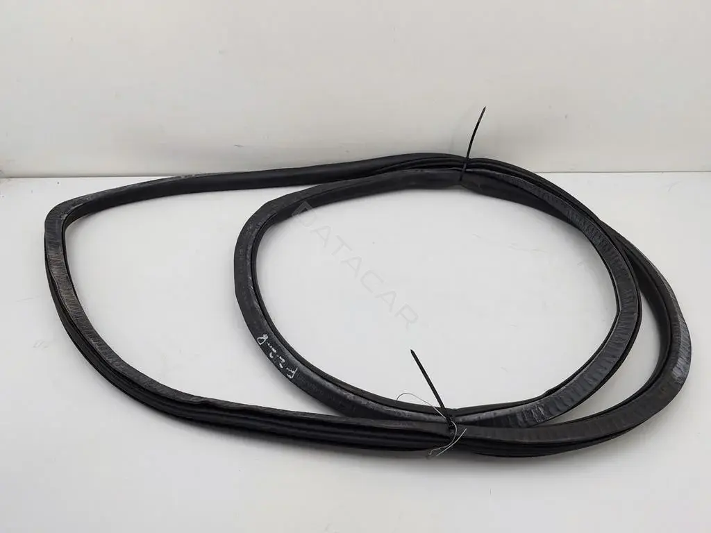 Уплотнитель двери 1Z0867365B