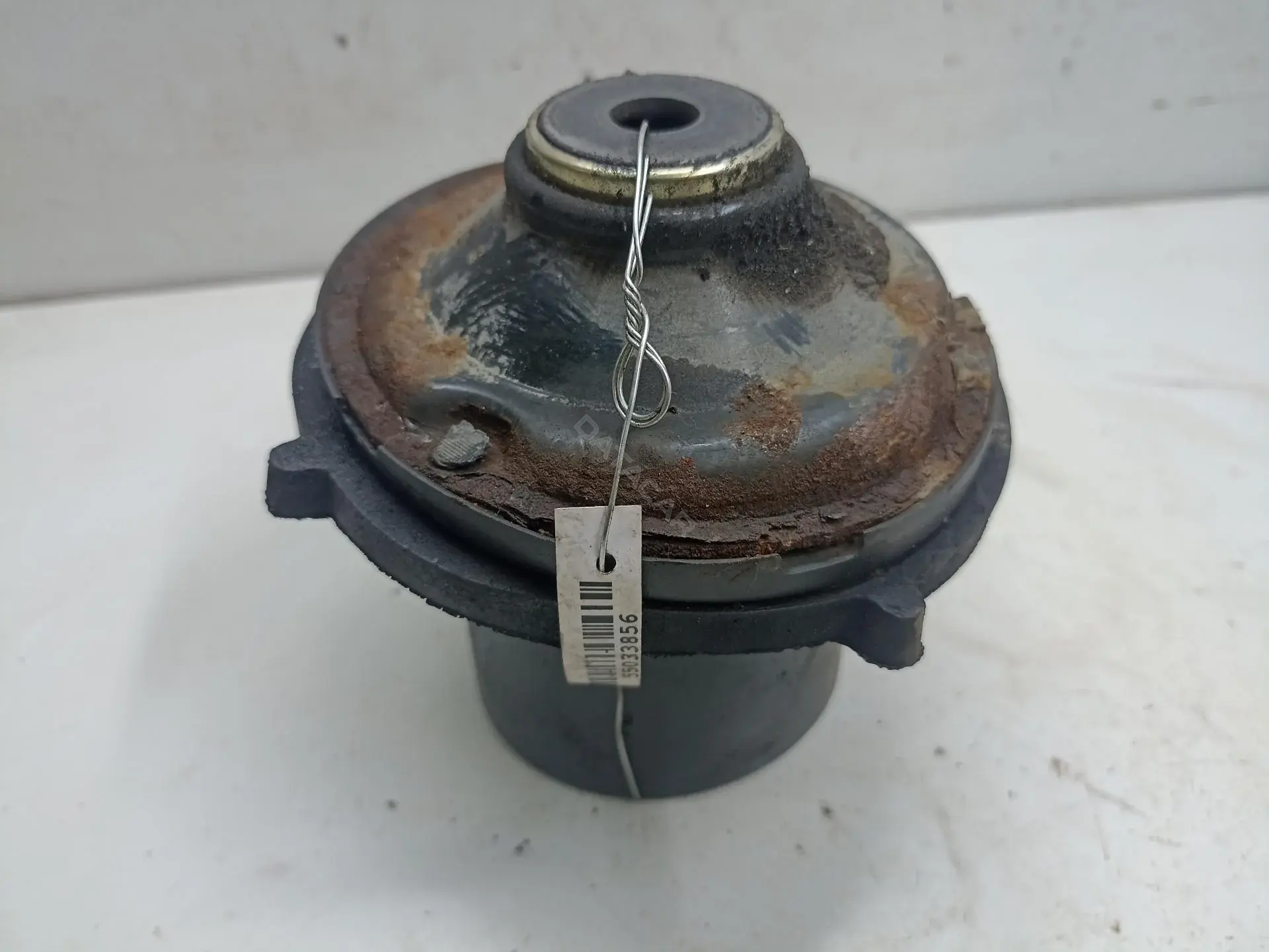Опора амортизатора 55033856