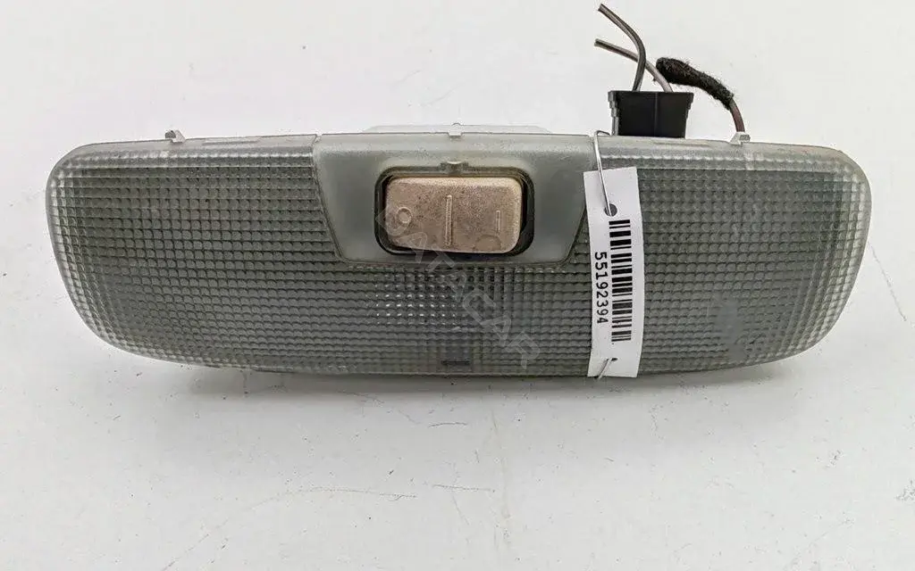 Плафон освещения салона 8A6A13776CA