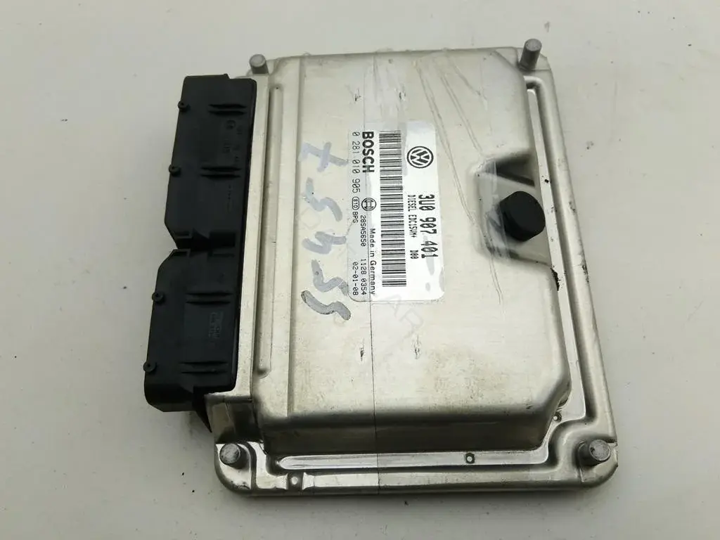 Блок управления двигателем 3U0907401