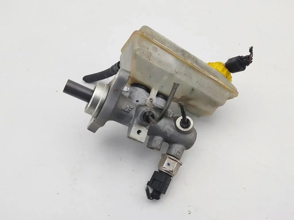 Главный тормозной цилиндр 55423632