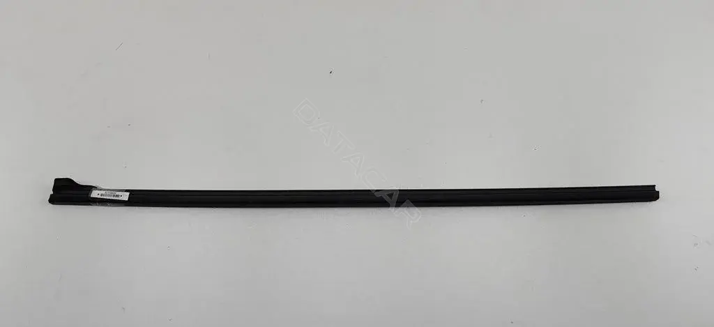 Молдинг стекла 6V1837477