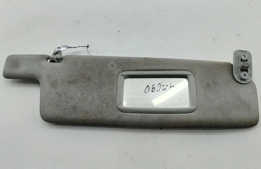 Козырек солнцезащитный 3A2857552