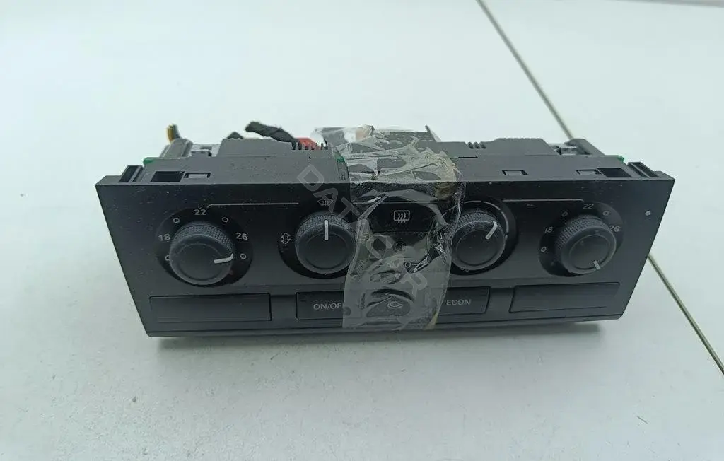 Переключатель отопителя 4F1820043T