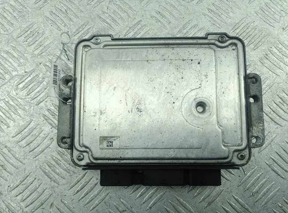Блок управления двигателем 028011701, 6M5112A650NA