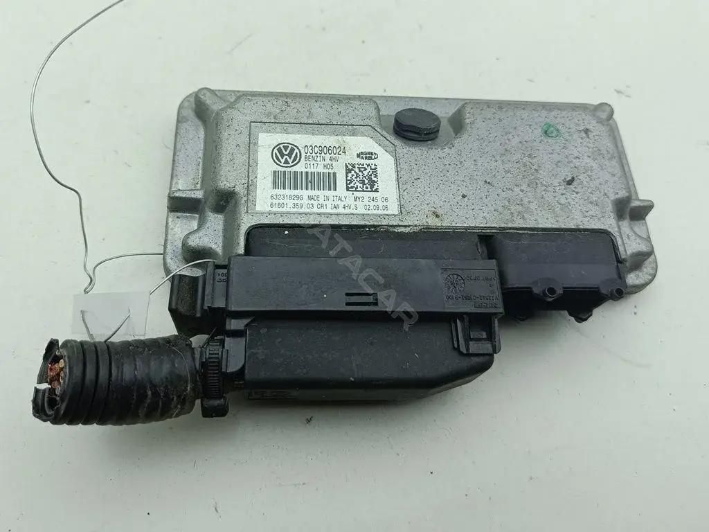 Блок управления двигателем 03C906024