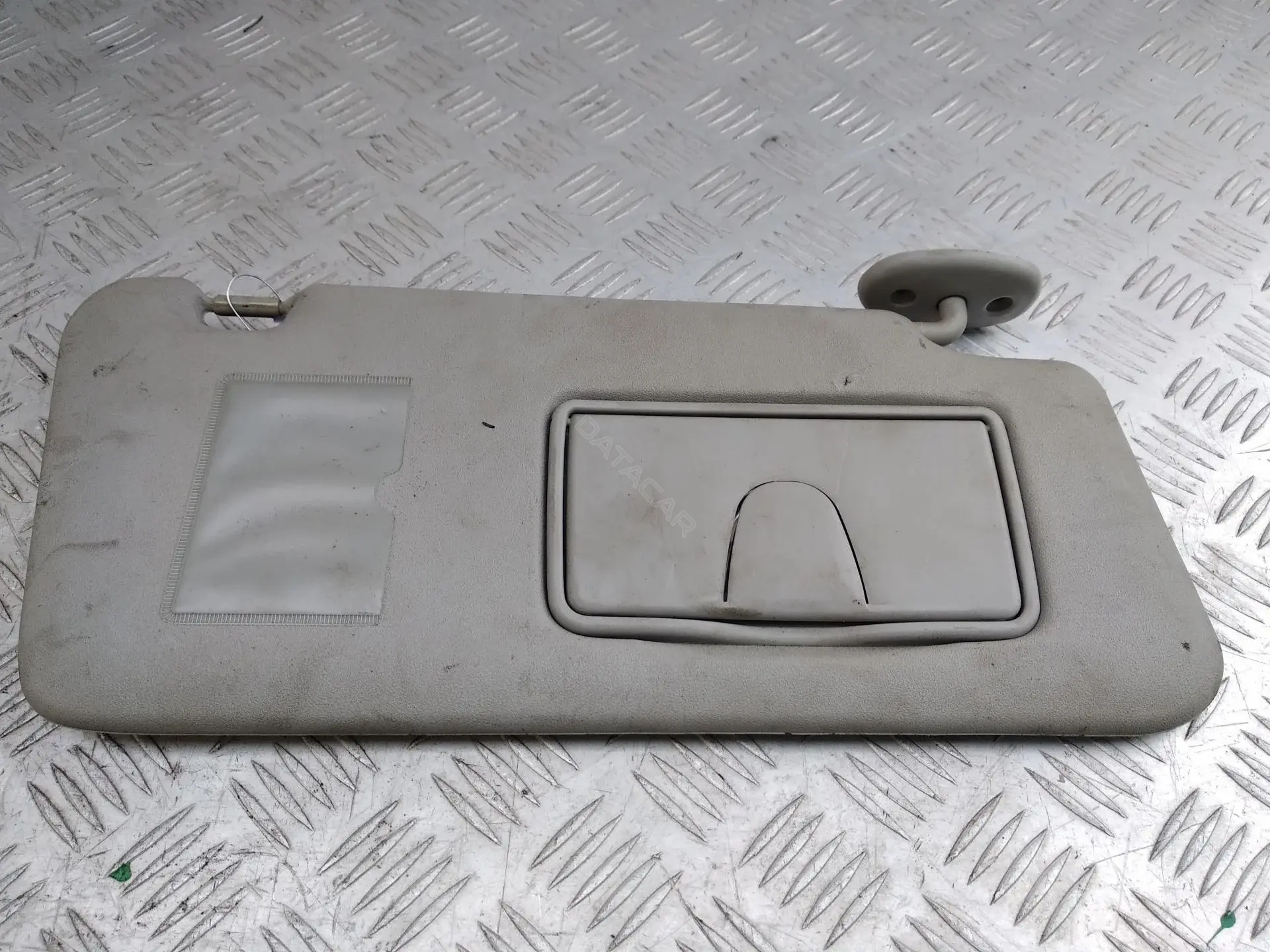 Козырек солнцезащитный 84801 65J30 J0T