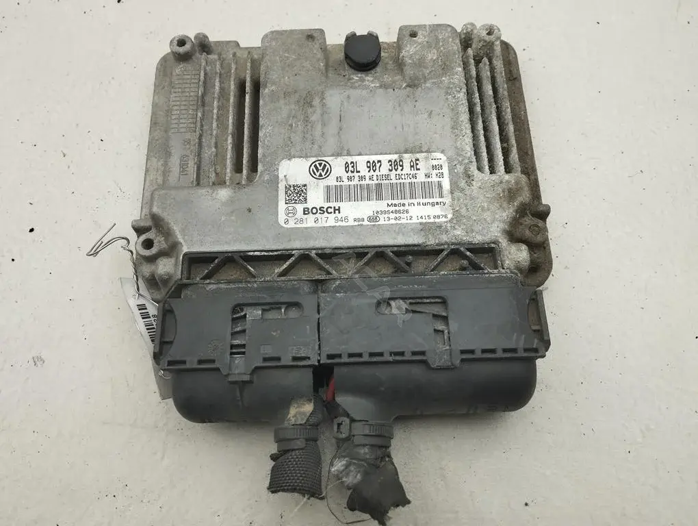 Блок управления двигателем 03L907309AE
