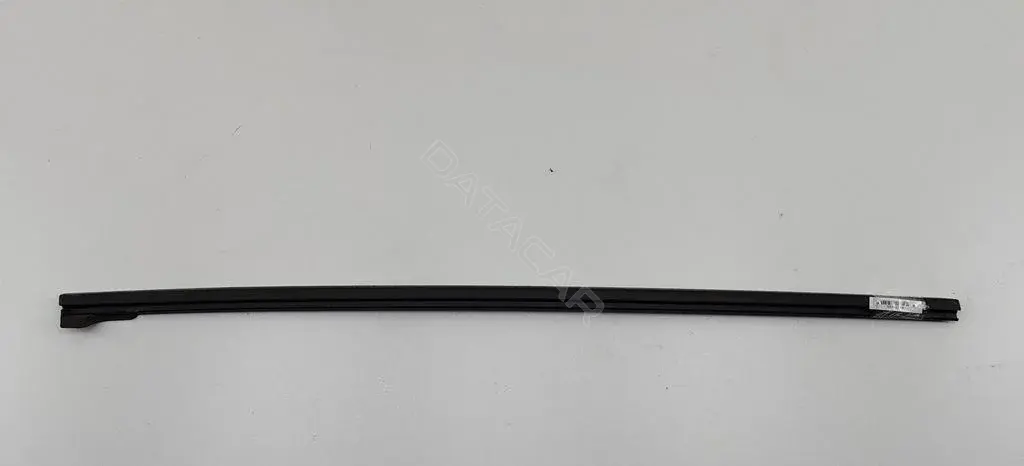 Молдинг стекла 6V0837478