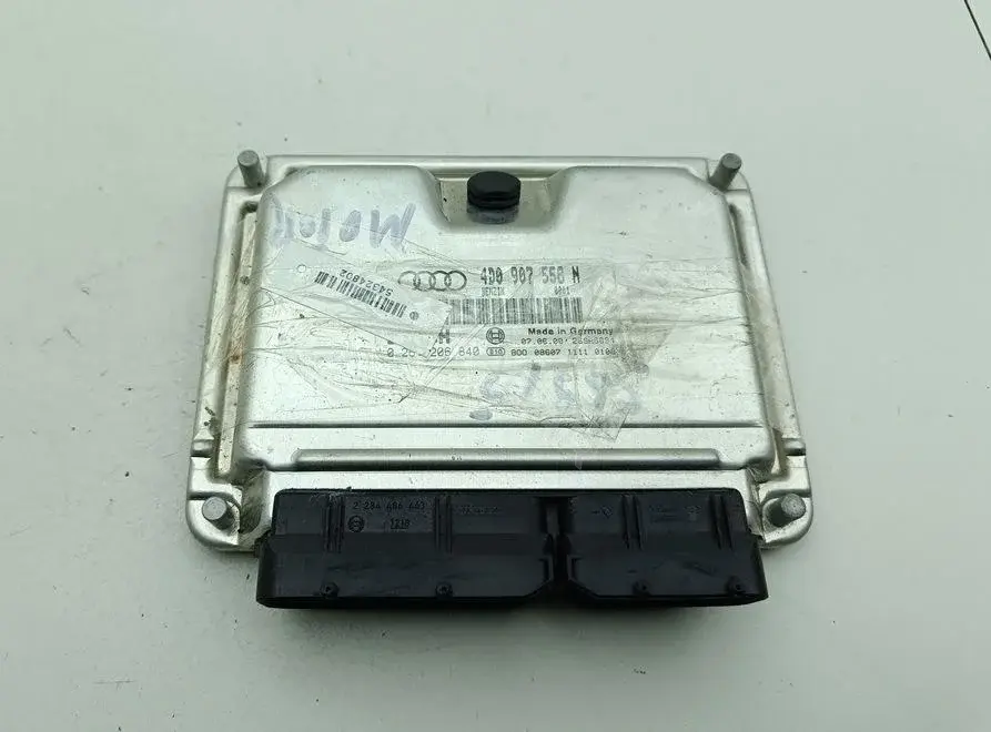 Блок управления двигателем 4D0907558K
