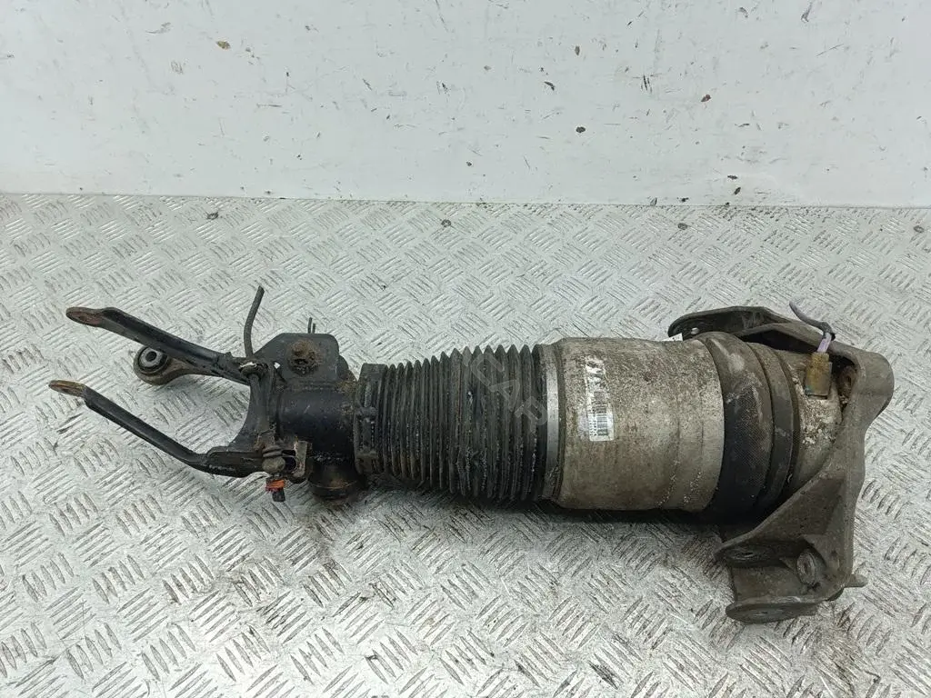 Амортизаторы 7L6616039D