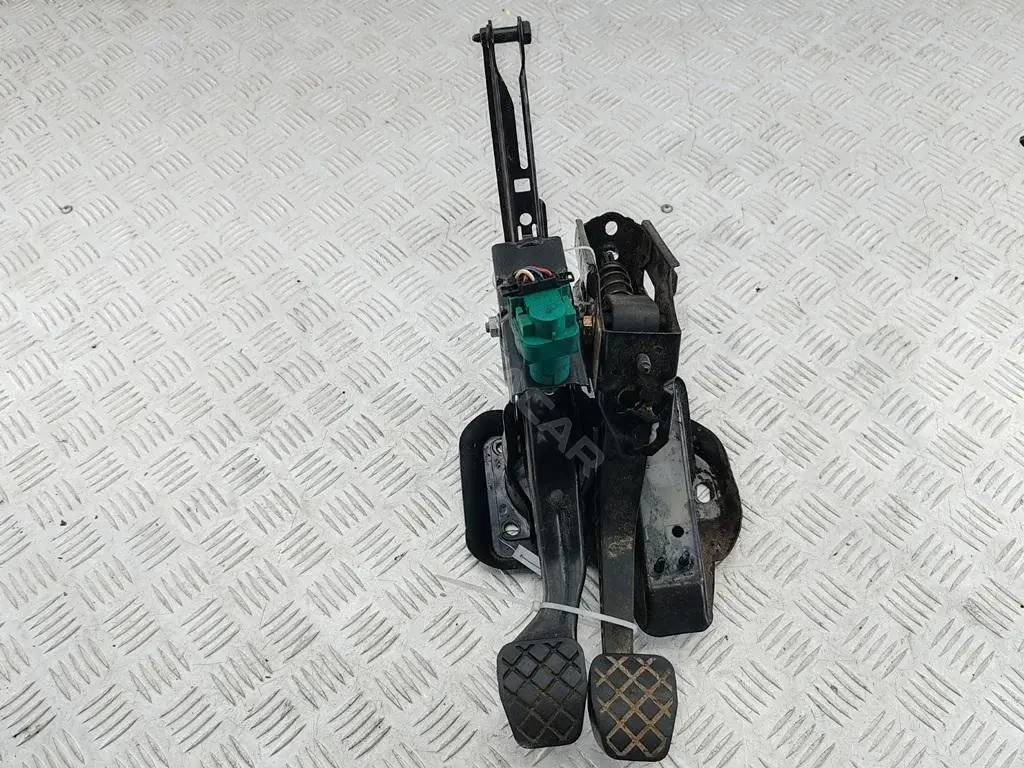 Скоба суппорта 55306714
