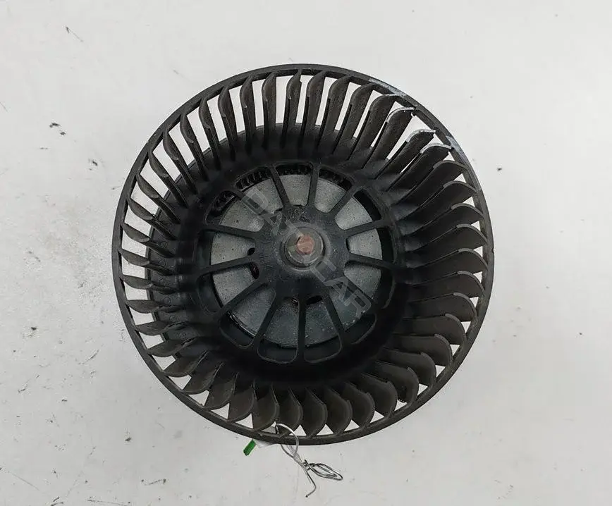 Моторчик печки 4M5H18456CD