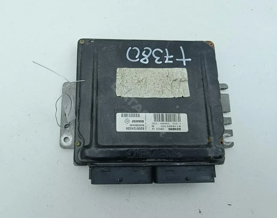Блок управления двигателем 8200124320