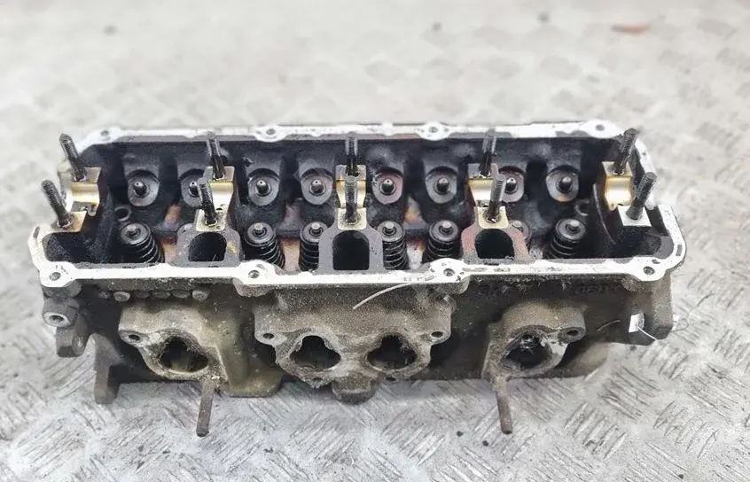 Головка блока цилиндров 06b103373t