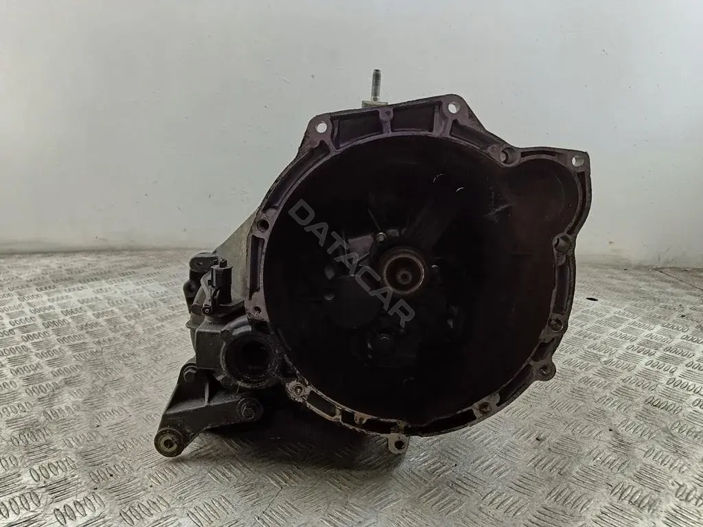 Механическая коробка передач (МКПП) XS4R7002FB