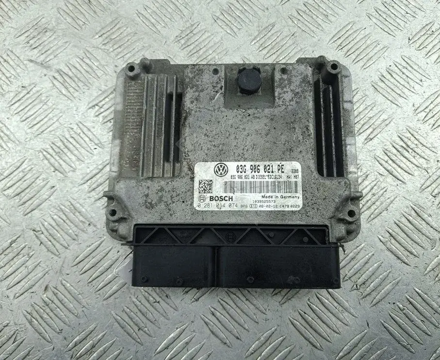 Блок управления двигателем 0281014074, 03G906021PE