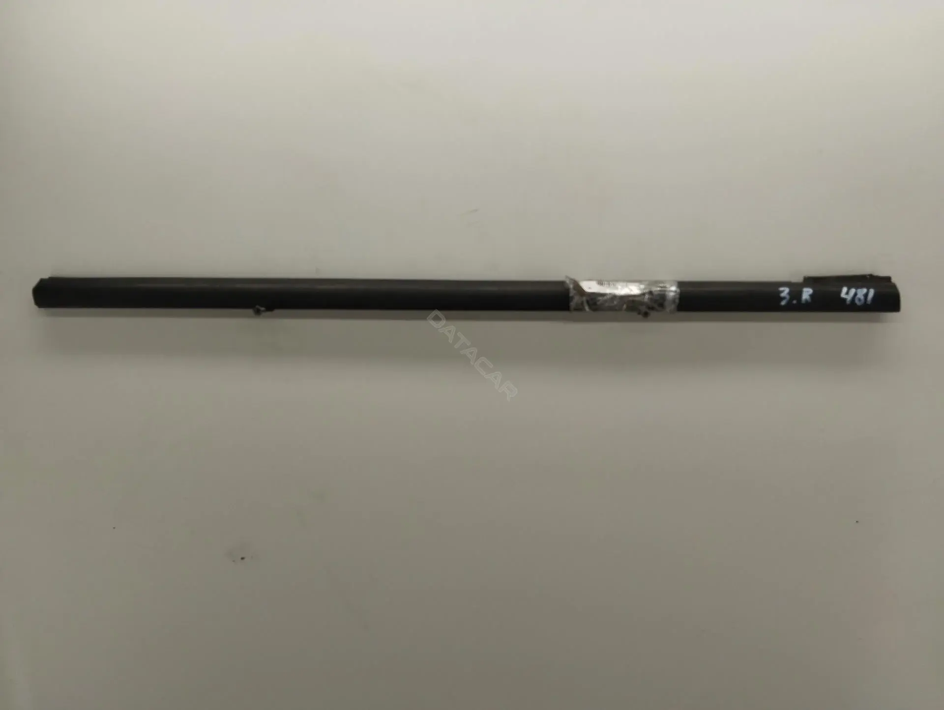 Уплотнитель двери 4M51A25604