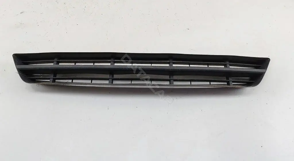 Решетка бампера / заглушка 2M51A018A58ADW