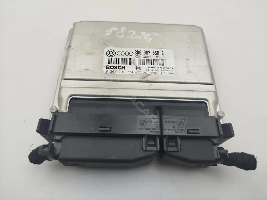 Блок управления двигателем 8D0907558B