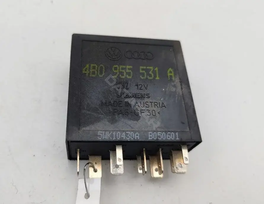 Реле стеклоочистителя 4B0955531A
