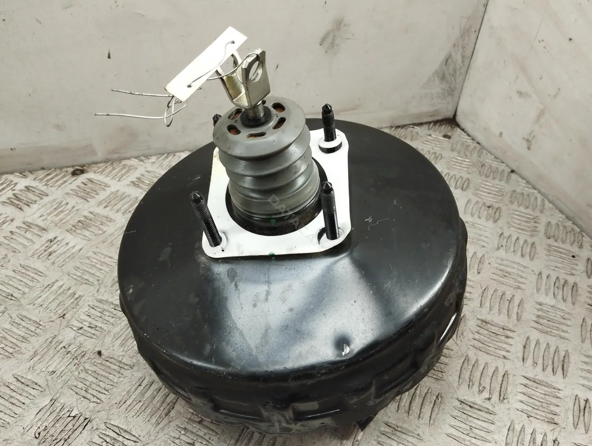 Вакуумный усилитель тормозов 7G912B195AD