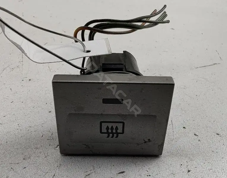 Кнопка обогрева стекла 8V4T18C621AB