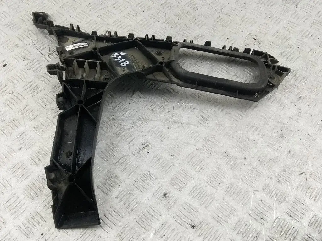 Кронштейн-направляющая бампера 4L0807453A