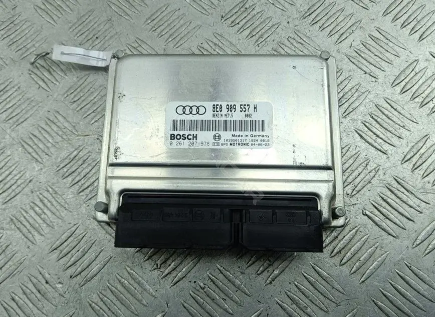 Блок управления двигателем 0261207978, 8E0909557H
