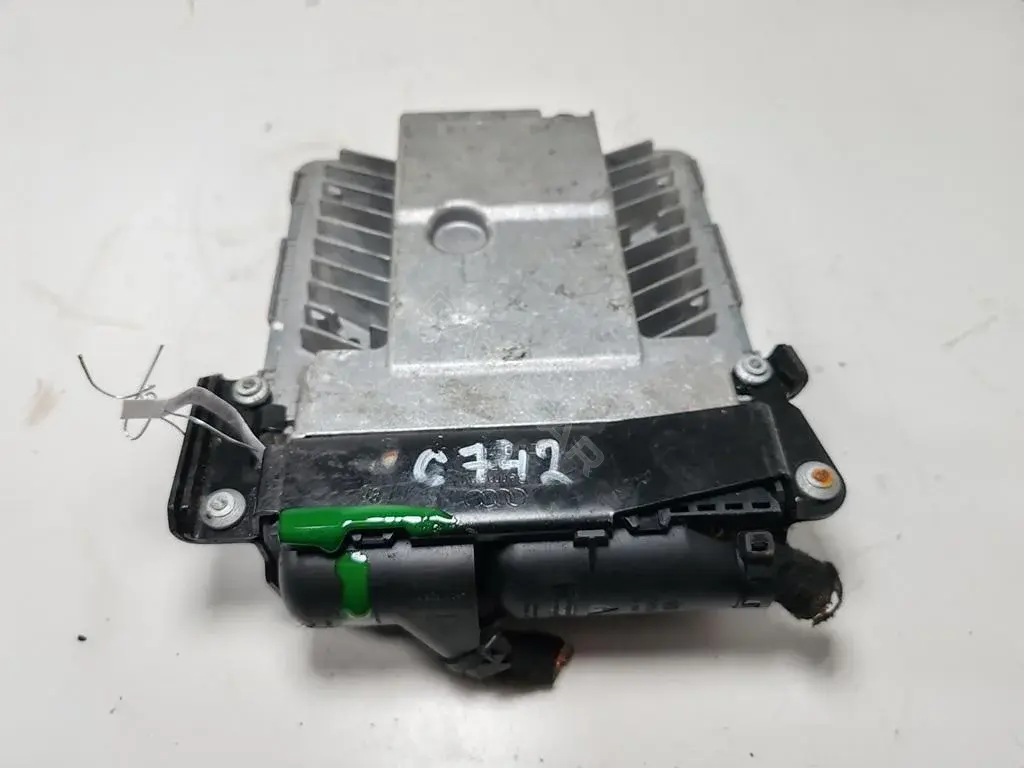Блок управления двигателем 03g906018aq
