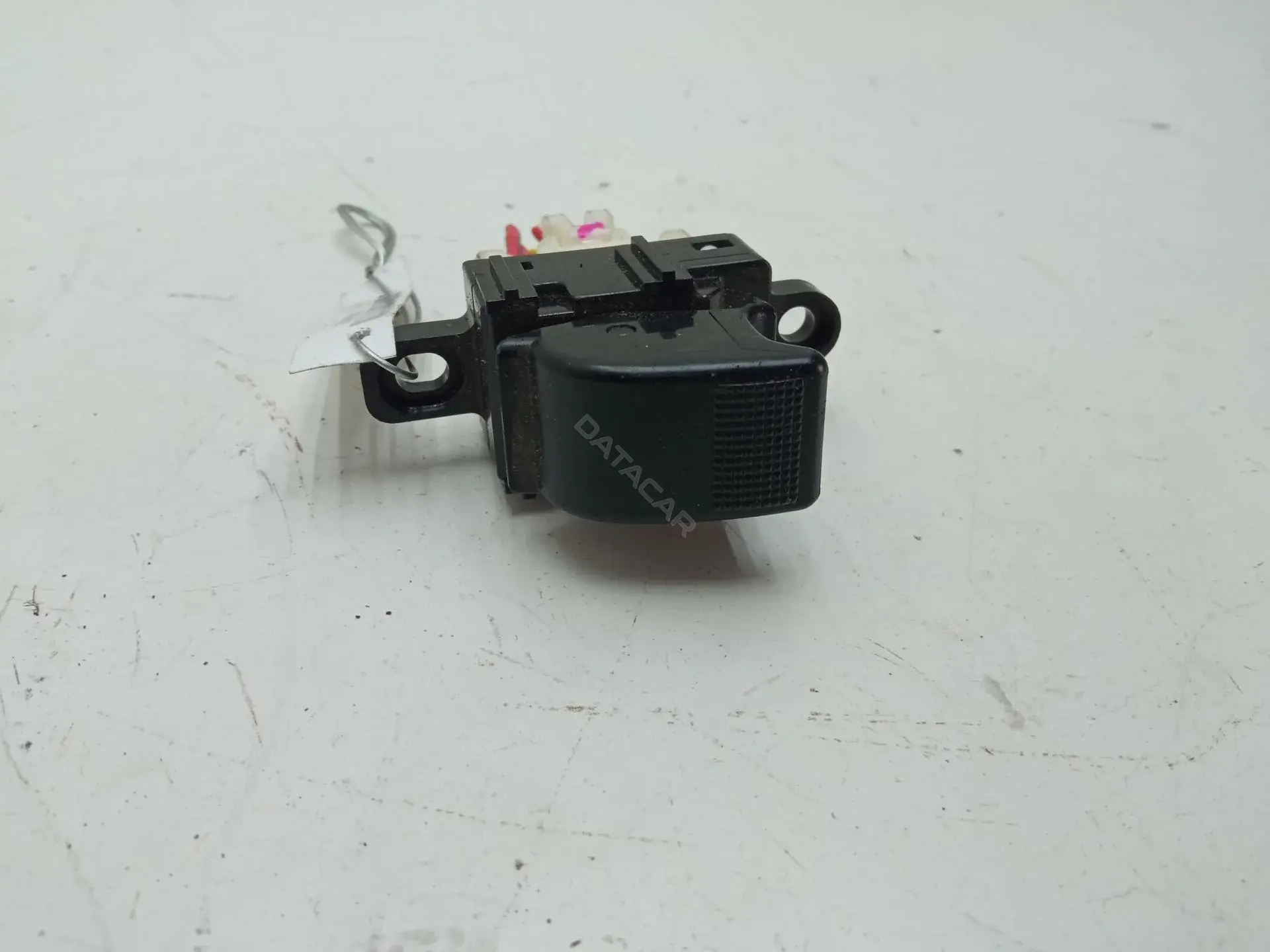 Кнопка стеклоподъемника GE4T-66-370A