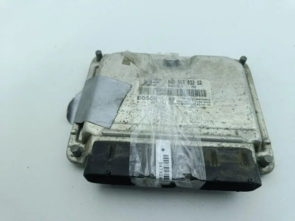 Блок управления двигателем 06A906032GR