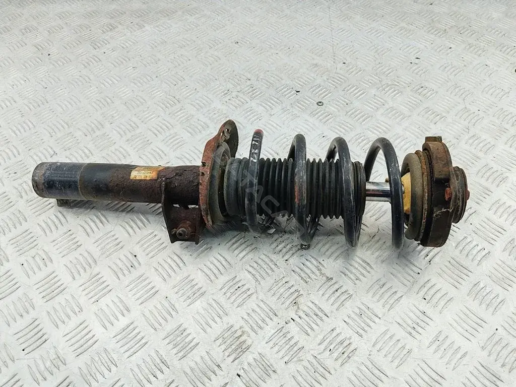 Стойка передняя 3C0413031AB