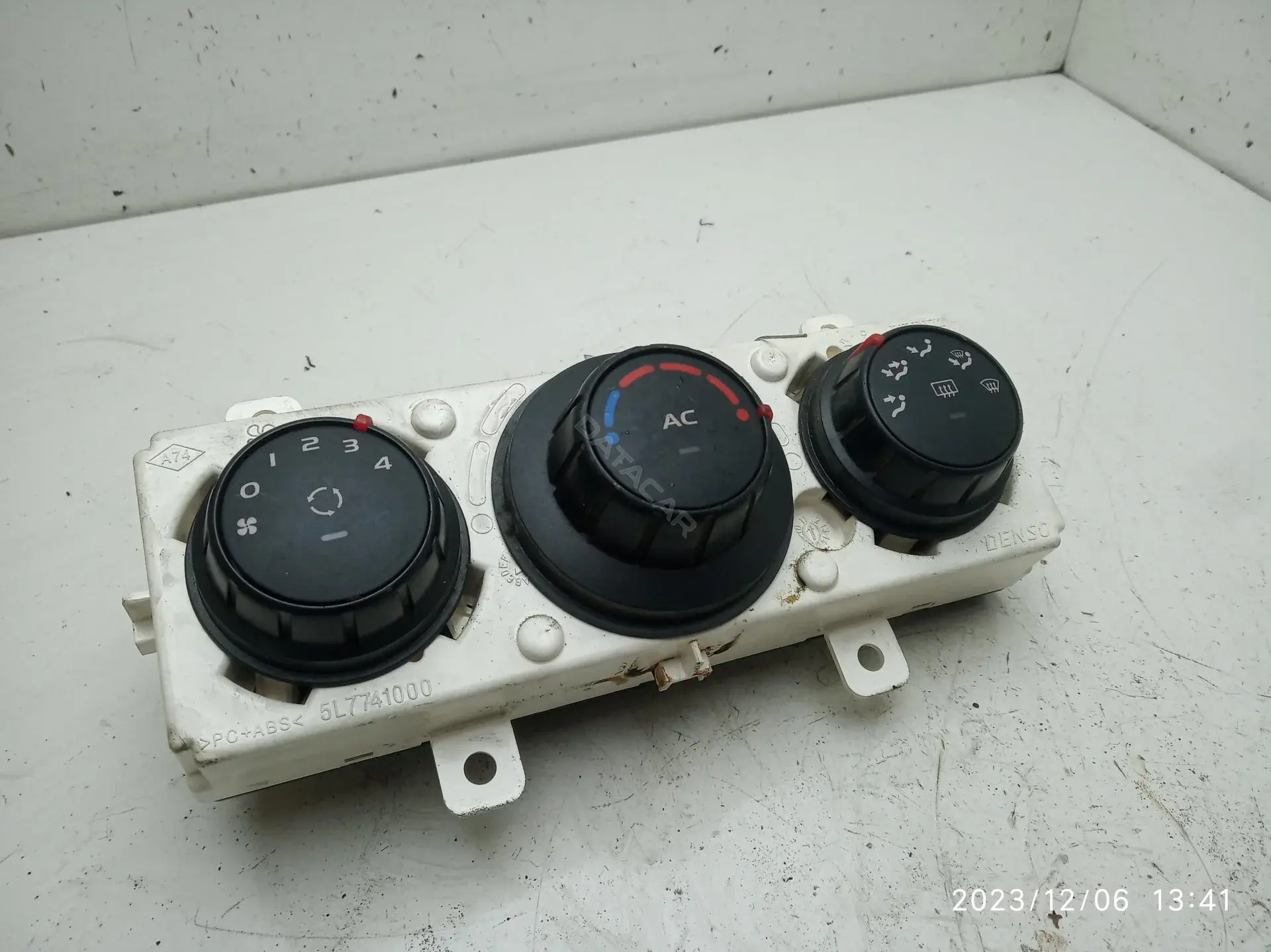 Переключатель отопителя 275100013rb2
