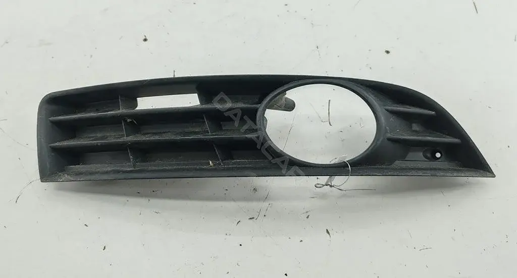 Рамка фары противотуманной 3C0853666A