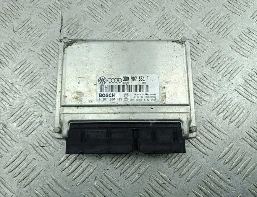 Блок управления двигателем 0261206123, 3B0907551T