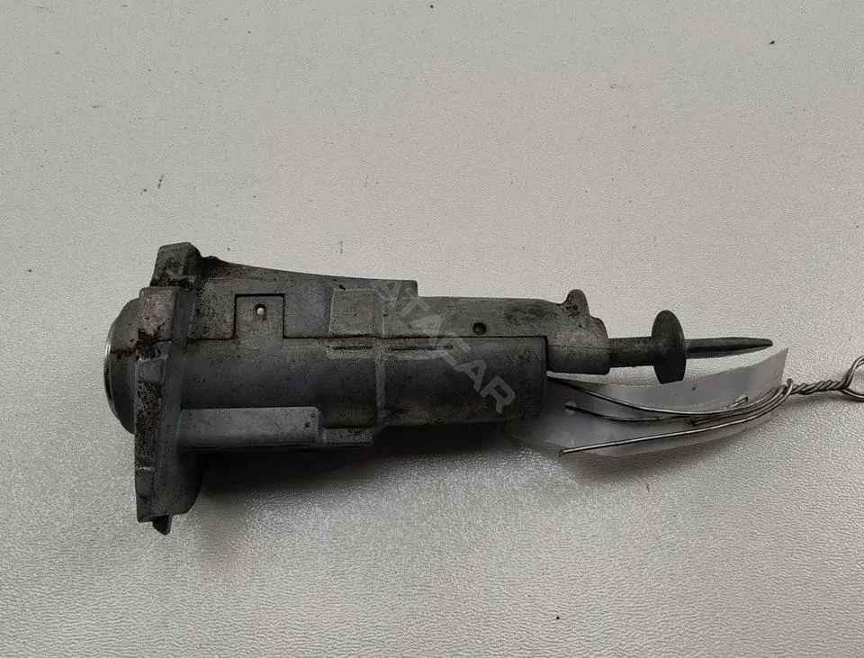 Личинка замка двери 6V1837167