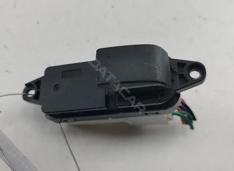 Кнопка стеклоподъемника GP9F66380