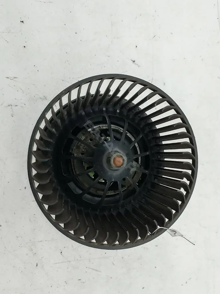 Моторчик печки 3M5H18456EC