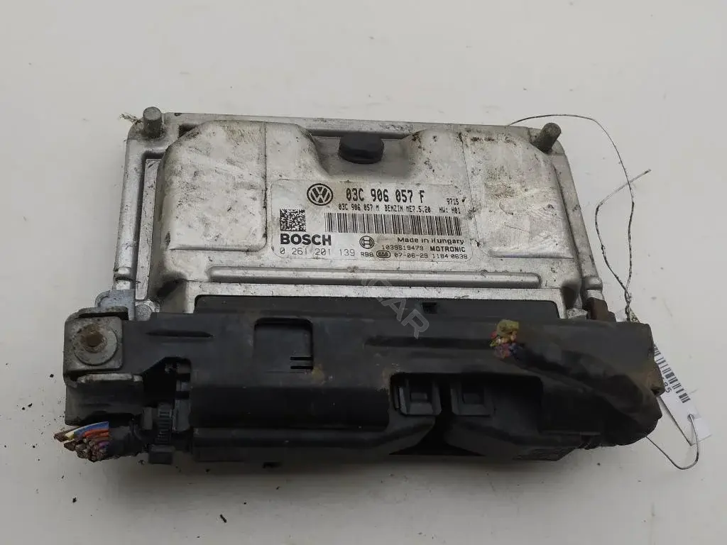 Блок управления двигателем 03C906057f