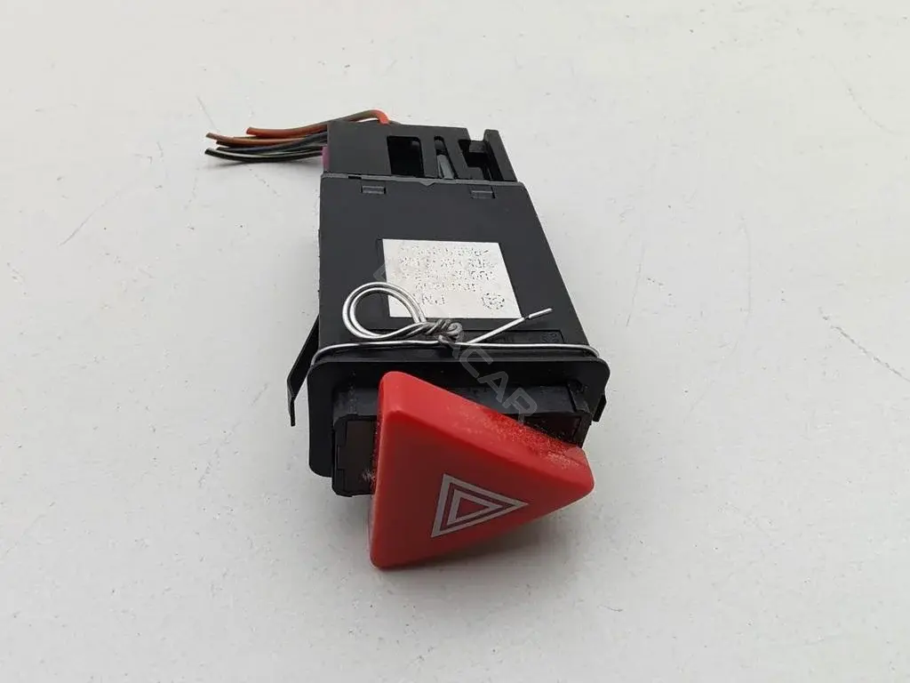 Кнопка аварийки 1U0953235E