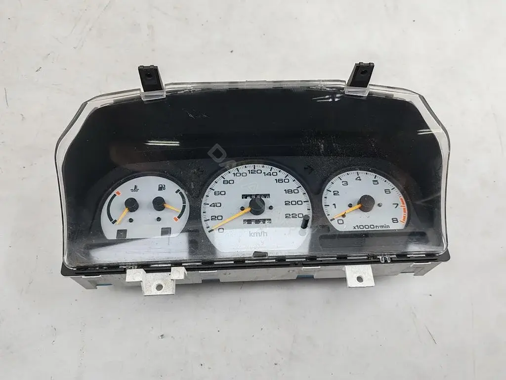 Панель приборов MR240569