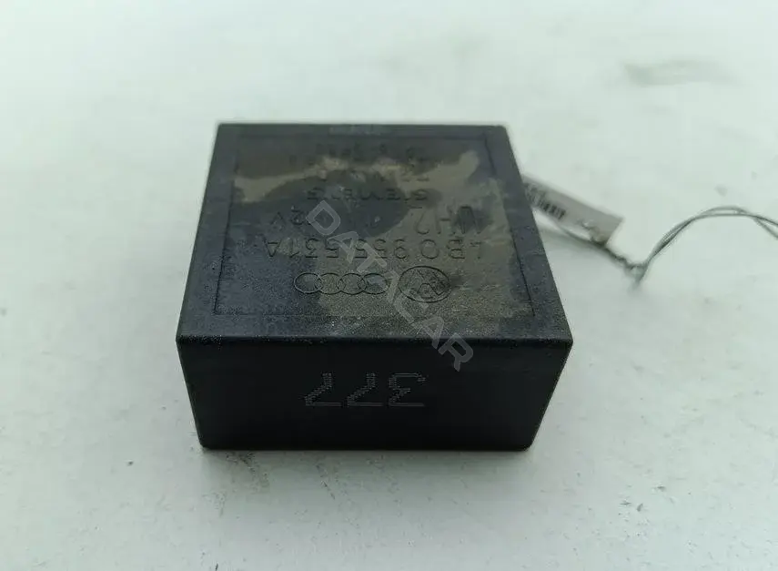 Реле стеклоочистителя 4B0955531A