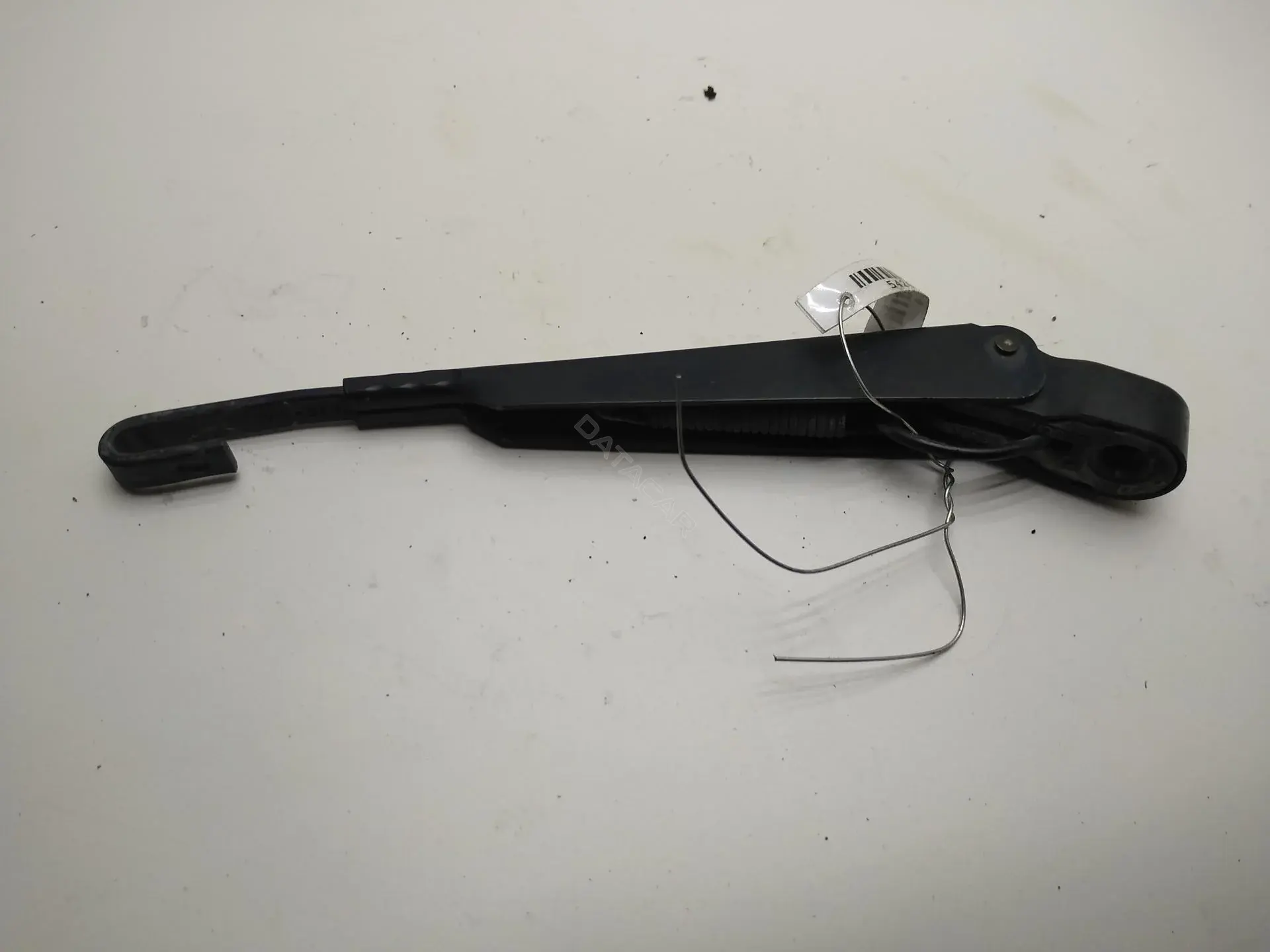Рычаг стеклоочистителя 3M51R17526AA