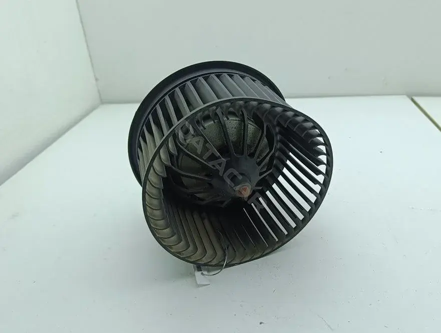 Моторчик печки 4M5H18456CD