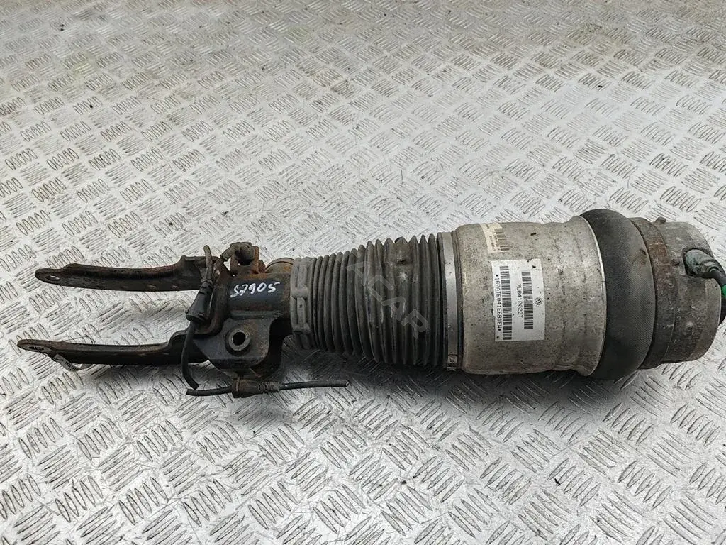 Стойка передняя 7L6412022T