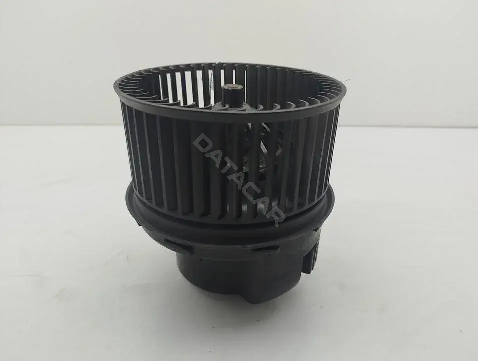 Моторчик печки 3M5H18456EC