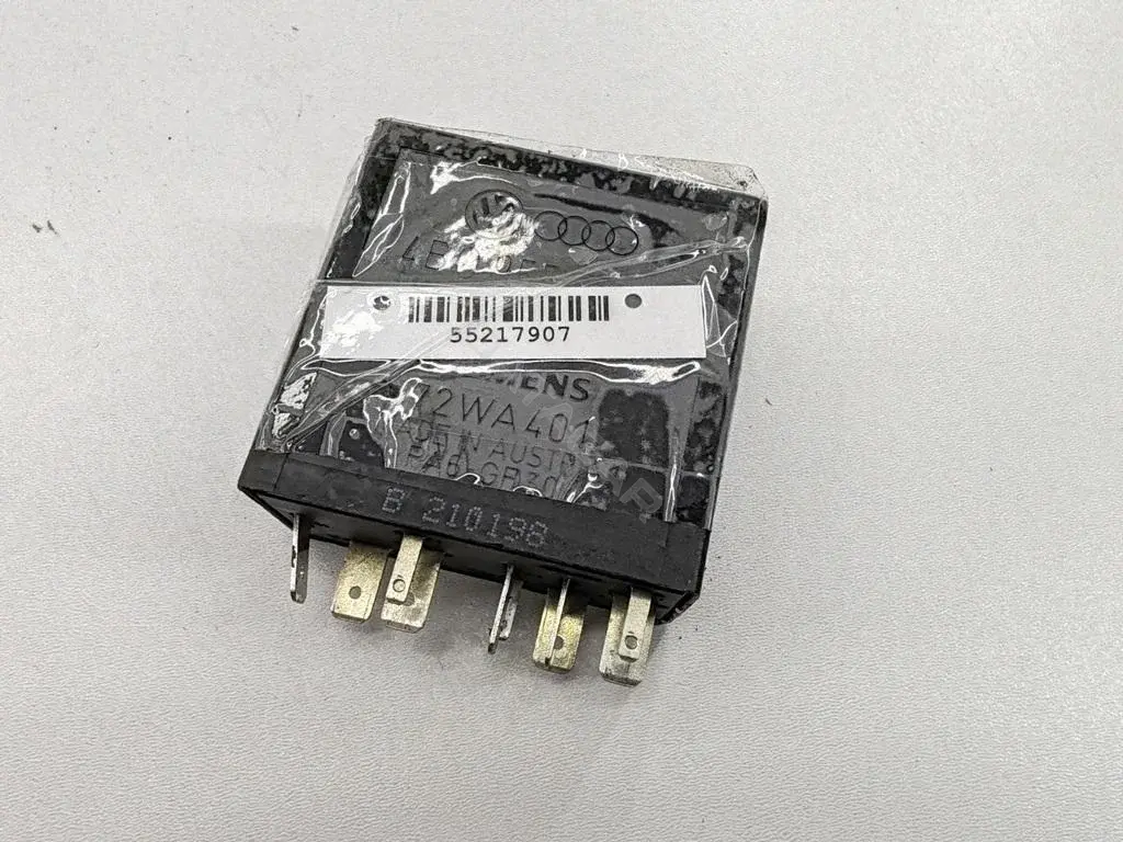 Реле стеклоочистителя 4B0955531A